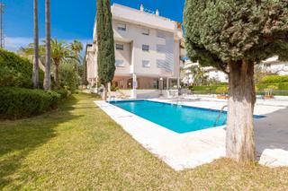 Etagenwohnung  Calle sierra de grazalema. Venta de piso en el limonar - urb. privada