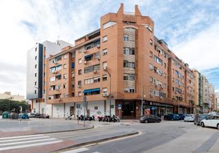Etagenwohnung en Perchel Sur - Plaza de Toros Vieja. Venta de piso con terraza y garaje en perchel sur