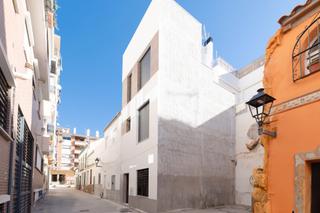 Casa adosada en El Molinillo - Capuchinos. Venta de chalet independiente en el molinillo