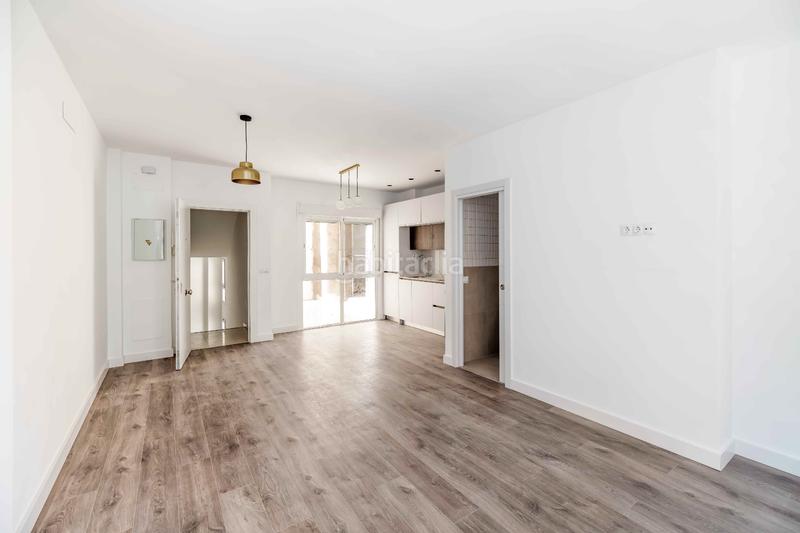 Foto ae1be970-fb7c-4b83-8c51-8e29fc26e540. Estudio venta de estudio en zona los castillejos en Málaga