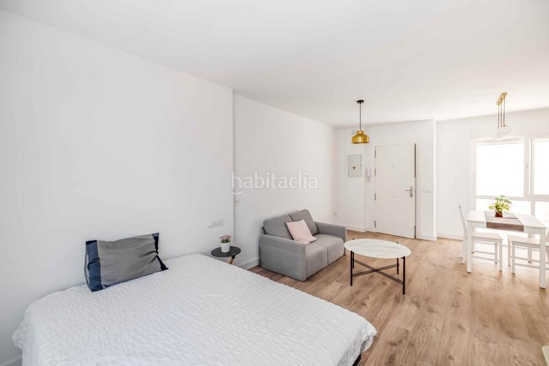 Foto bed3e2b3-4839-40d1-af8f-b692768e142f. Estudi amb calefacció a Los Castillejos - La Trinidad Málaga