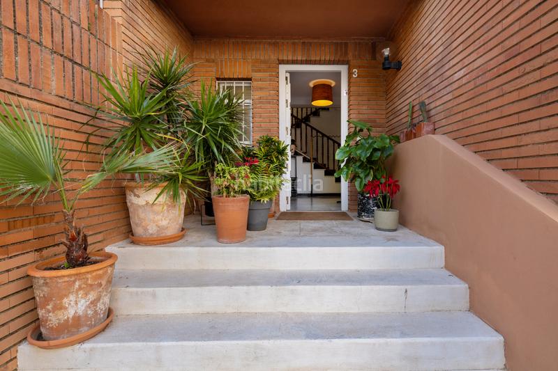 Foto 31a1b3db-ca81-48ed-af1f-f0cb7acb4ab6. Casa adossada amb calefacció aparcament a Limonar Málaga