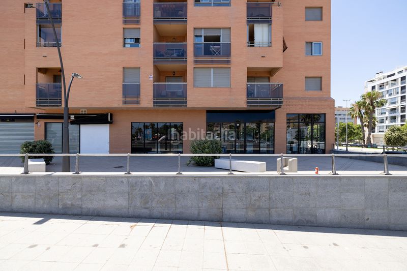 Foto 4bc3d7e4-7334-484e-933e-af51785ea975. Local comercial amb calefacció a Paseo Marítimo Oeste - Pacífico Málaga