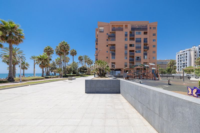 Foto c7626f5d-8d09-4215-9e01-26c267fc408b. Local comercial amb calefacció a Paseo Marítimo Oeste - Pacífico Málaga