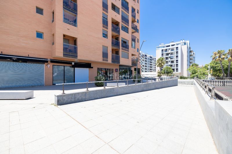 Foto f660c219-8b6b-4d69-ac5b-567dce45c1cd. Local comercial amb calefacció a Paseo Marítimo Oeste - Pacífico Málaga