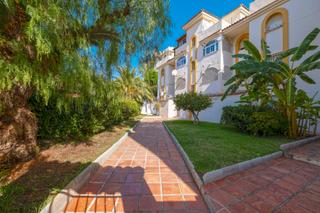 Pis  Calle sierra de grazalema. Venta de piso en urbanizacion privada - limonar