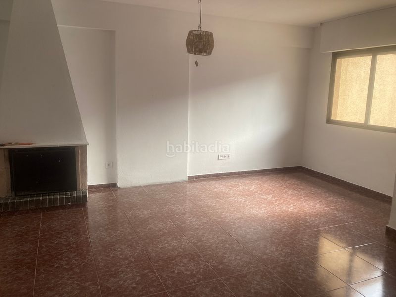 Foto 1935ed31-e64b-47d6-bab5-f0b609156fdb. Casa adossada a Onil
