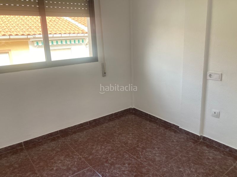 Foto fe3701f5-cdac-4d0e-ba15-562f9bac92e3. Casa adossada a Onil