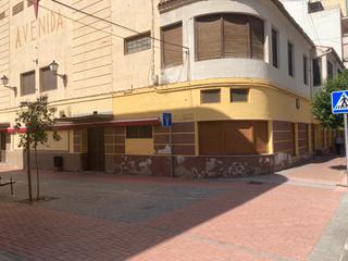 Local Comercial  Avinguda de la constitució. Local céntrico en onil