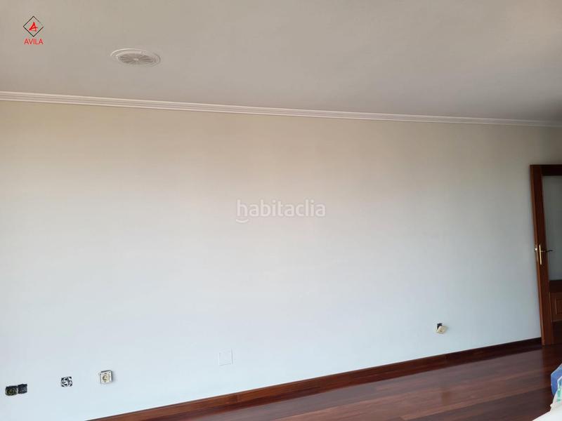 Foto 8d3af08a-a90a-43c7-b0ec-13f186b3dc97. Etagenwohnung mit heizung parking in Zona Fernández Labreda Pontevedra