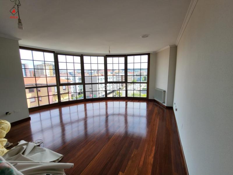 Foto f02a2202-f8b4-4a36-9fc6-b4614b1a8786. Etagenwohnung mit heizung parking in Zona Fernández Labreda Pontevedra