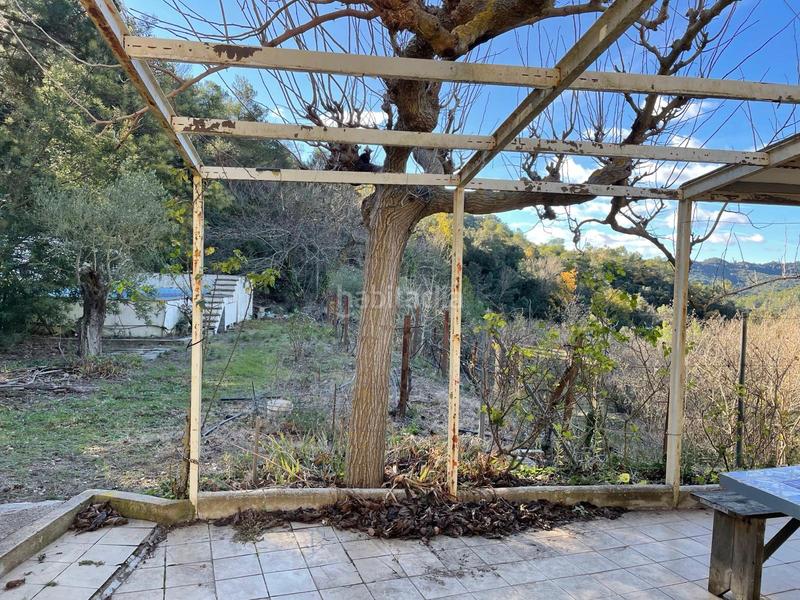 Foto ff8ea8bb-9935-4199-bc48-ec504f5cb39a. Finca rústica conjunto de 3 fincas en carretera en Alforja