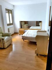 Appartement à Centre. Acogedor piso en 4ª planta – zona comercial con todos los servic