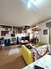 Flat in Centre. Acogedor piso en 4ª planta – zona comercial con todos los servic