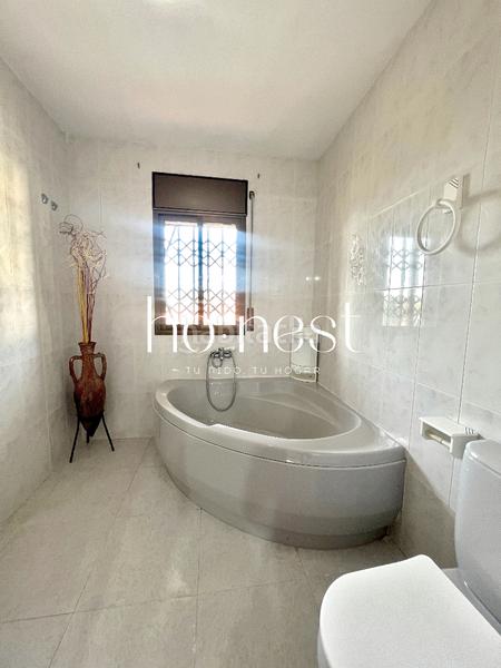 Foto c3d23cd4-0a4c-49cf-9b0c-a96227ca05e2. Casa con camino parcheggio piscina in Els Masos - Els Garrofers Coma-ruga