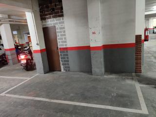 Aparcament cotxe a Centre. Garaje + trastero en reus