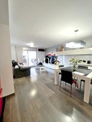 Pis a Torrelavit. Piso con gran terraza y parking en torrelavit