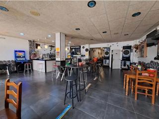 Local Comercial a Llevant. Gran oportunidad! se vende bar con licencia vigente y gran renta