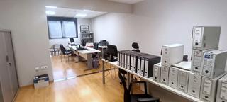 Rent Business premise in Centre
