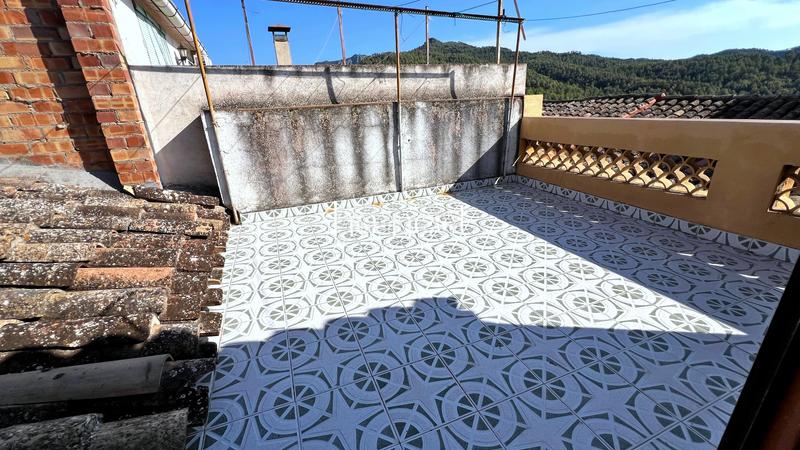 Foto e43166ba-96fa-474c-bf0f-86f7af45c0ec. Casa adosada ¡gran oportunidad en tarragona! casa familiar espaciosa de 132m² distribuida en 4 plantas en Capçanes