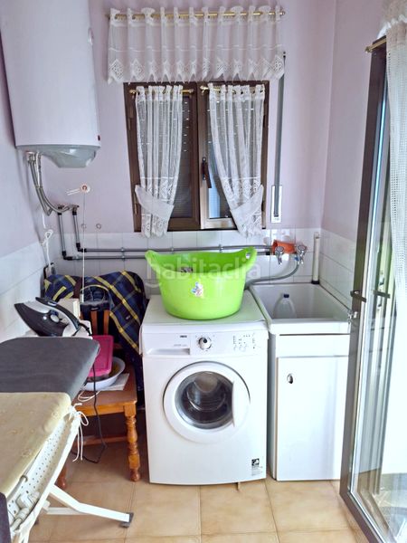 Foto b2b93089-02f0-4d75-9f7e-e97b5dfcc193. Geschäftsraum in Bellpuig