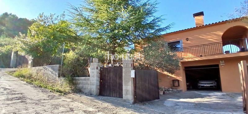 Foto fd574b09-be7c-4104-b44d-c3e61e7e7f8e. Casa amb calefacció aparcament a Pontons