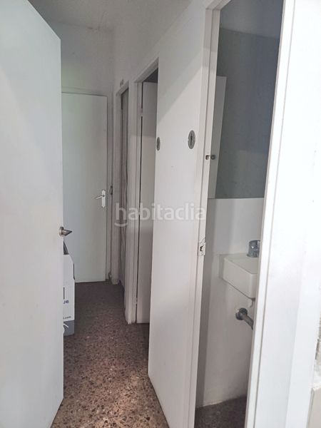 Foto 187436d9-d911-4597-8df2-56dc7c2cf8b0. Traspàs local comercial a Llevant Reus