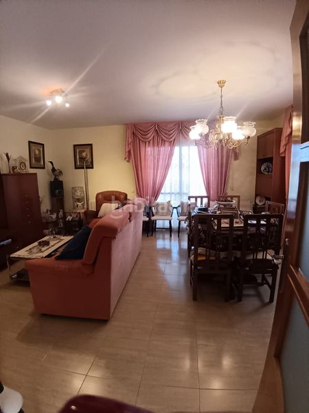 Foto 2a730d53-ee3e-4cc1-b7db-7cd8f196992d. Casa amb aparcament a Castellvell del Camp