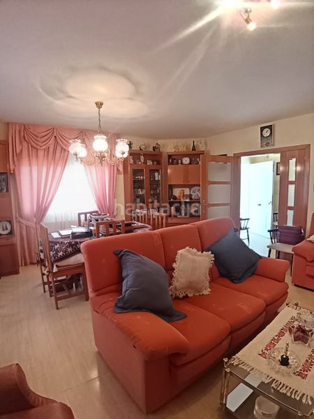 Foto 505f8d13-4eea-40ca-ba1a-bbb90d0cc7d4. Casa amb aparcament a Castellvell del Camp