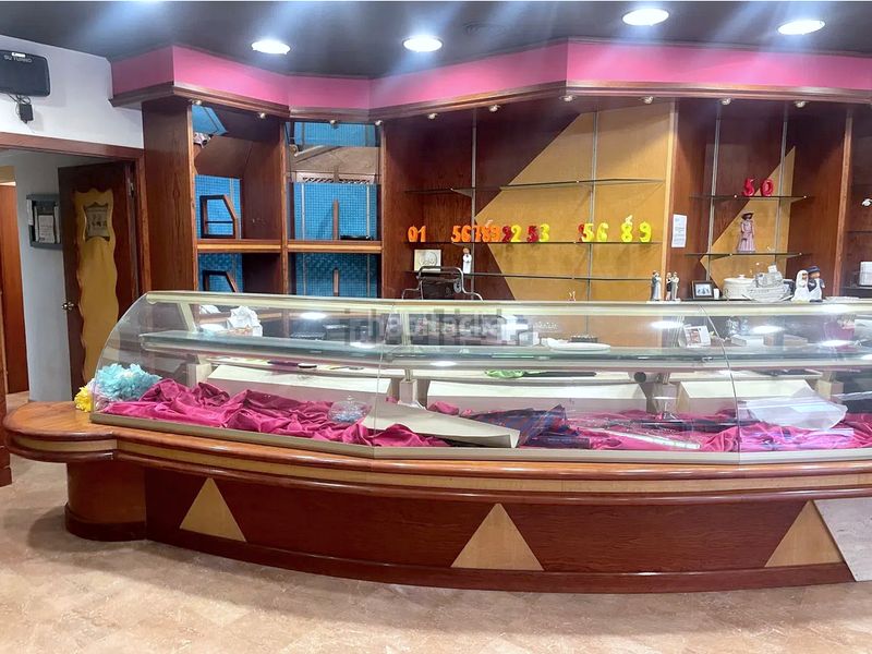 Foto e30ea1aa-9c50-41d9-991e-5fdedd27f44d. Local comercial amb calefacció a Ponent Reus