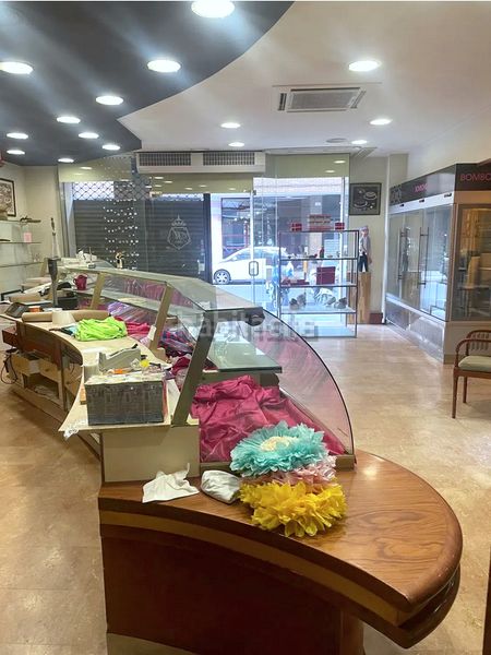 Foto f6179d6a-a85f-4ce9-adcc-ab73776757fe. Local comercial amb calefacció a Ponent Reus