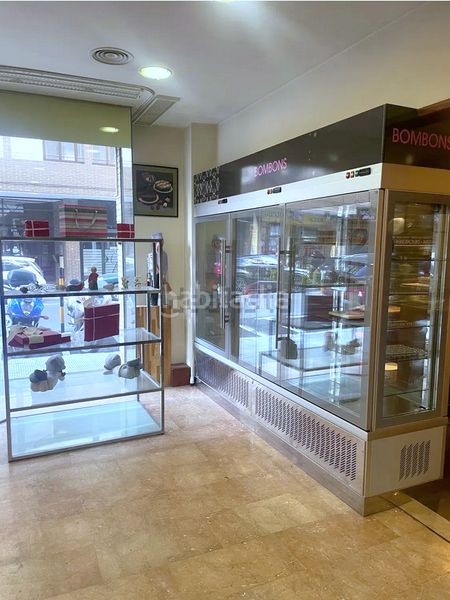 Foto 199244dd-748a-4109-9831-5c9d44b6aa58. Traspàs local comercial amb calefacció a Ponent Reus