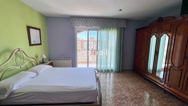 Foto 625aed01-1c50-4f4d-b2c6-fba281c72e62. Casa aparellada amb aparcament a Santa Maria-l´Eixample-Sud Sumella Cubelles