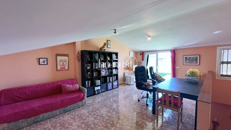 Foto 787c0763-a91b-4d38-b587-cf7e2e02c530. Casa aparellada amb aparcament a Santa Maria-l´Eixample-Sud Sumella Cubelles