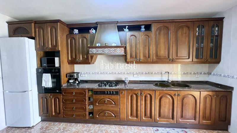 Foto 9d89619c-c24a-42a2-ac9f-1e528d6f4a82. Casa aparellada amb aparcament a Santa Maria-l´Eixample-Sud Sumella Cubelles