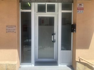 Local Comercial  Carrer del doctor robert. Oportunidad en badalona: local acondicionado de 45m² con alta re