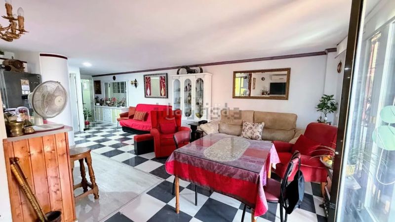 Foto 01d1f13a-f7e8-499d-818f-cccac7b730d4. Apartament amb piscina a El Bajondillo Torremolinos