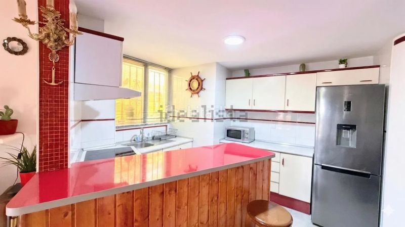 Foto 3be6e21f-7575-4e59-b720-520545880007. Apartament amb piscina a El Bajondillo Torremolinos