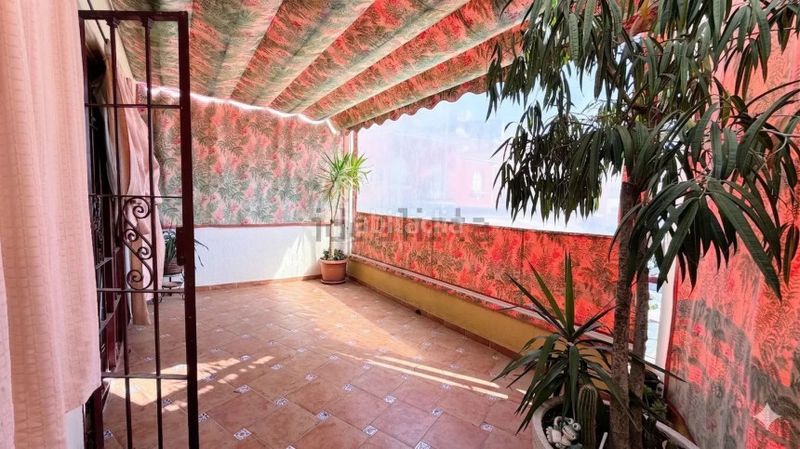 Foto 74b1a7b3-4ead-4ba5-9e7e-06de1aa6c3f6. Apartament amb piscina a El Bajondillo Torremolinos