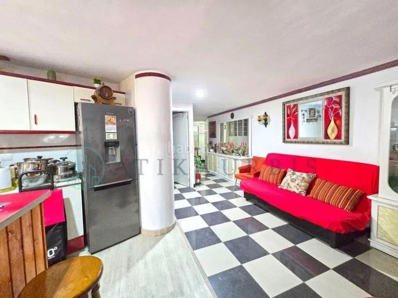 Foto d01c40f8-e22f-44b6-a6b9-ceadd22f6eb7. Apartament amb piscina a El Bajondillo Torremolinos