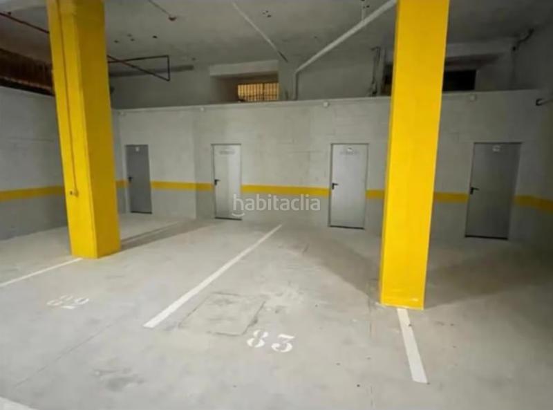 Foto c2489298-d2ea-4ccb-bd6d-1c60ef181e60. Autoparkplatz in Manantiales-Estación de Autobuses Torremolinos