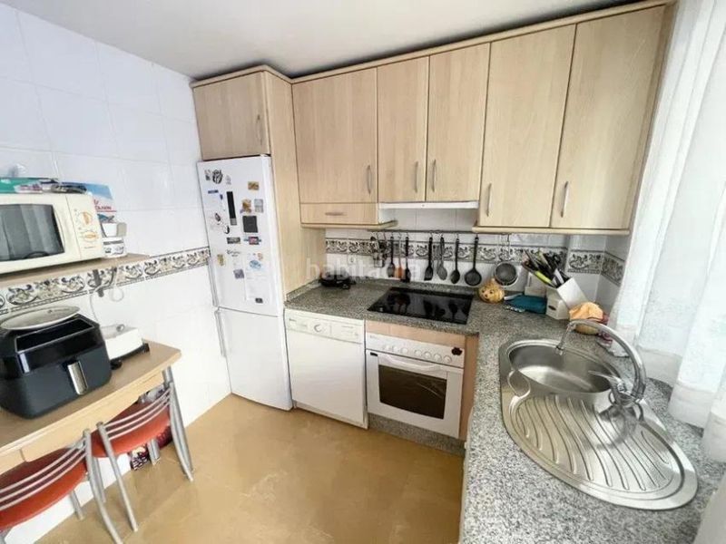 Foto 03ed2e40-ca88-47d3-9061-32881ed94690. Apartament amb aparcament a La Colina Torremolinos