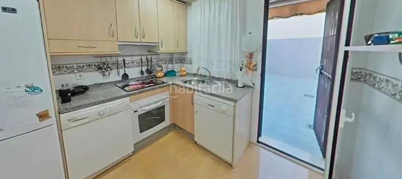 Foto 140e5c0a-1dd8-4478-bbe8-f8cb061b2567. Apartamento en La Colina Torremolinos