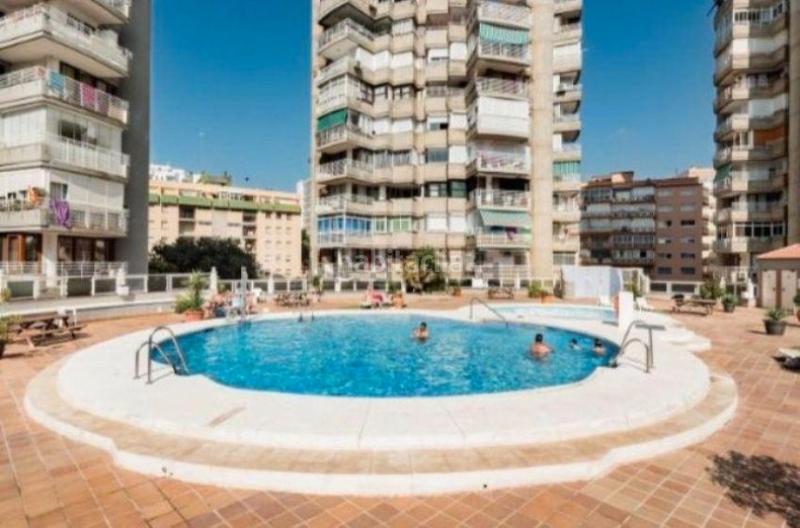 Foto 00b60a45-57e1-4f51-ab19-625de53de36d. Àtic amb piscina a Ayuntamiento Torremolinos