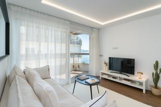 Apartamento en La Malagueta - Monte Sancha. Primera linea de playa ---> a estrenar con una reforma al det