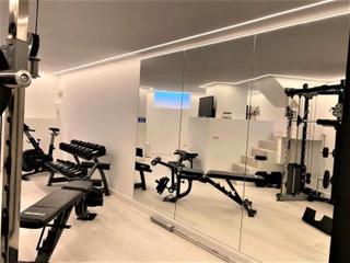 Semi detached house in La Colina. Se trata de una casa adosada esquinera recién reformada y modern