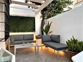 Maison jumelée à La Colina. Se trata de una casa adosada esquinera recién reformada y modern