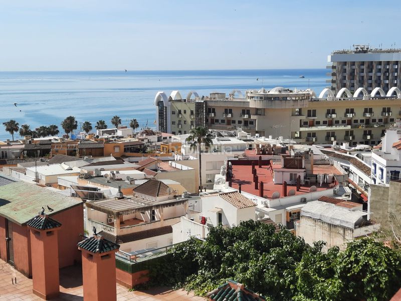 Foto 0d1d2a0e-fe03-4130-a289-033d490c215a. Dúplex a El Bajondillo Torremolinos