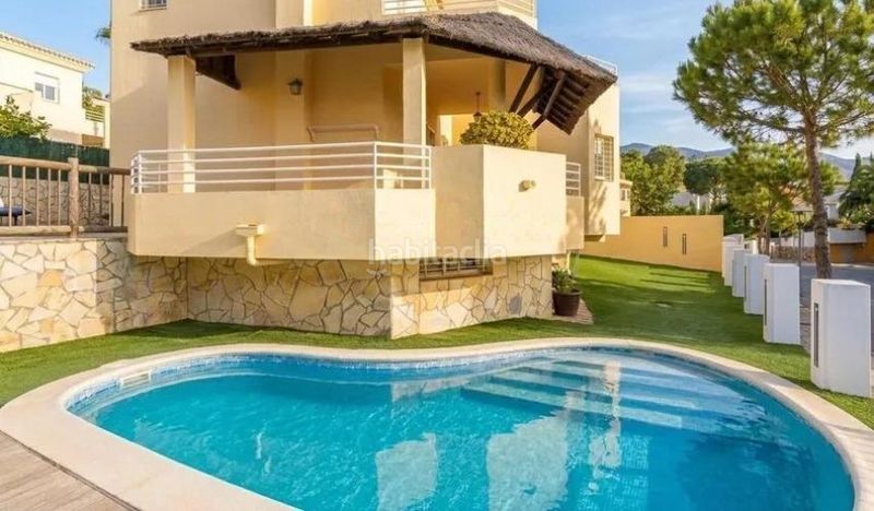 Foto d1cc5882-4a85-427b-a483-e1663aca020f. Casa amb aparcament piscina a El Pinar- Palacio de Congresos Torremolinos