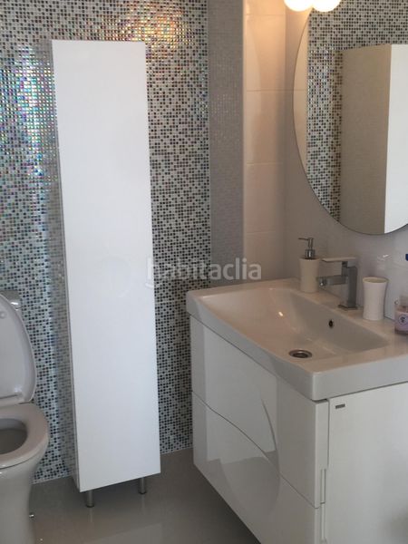 Foto ec19dc0d-957e-4382-99ed-cd3e9dde3a6c. Piso en Montemar Torremolinos